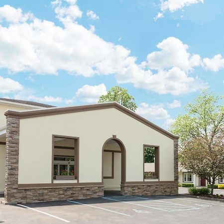 Quality Inn Poughkeepsie Exterior photo