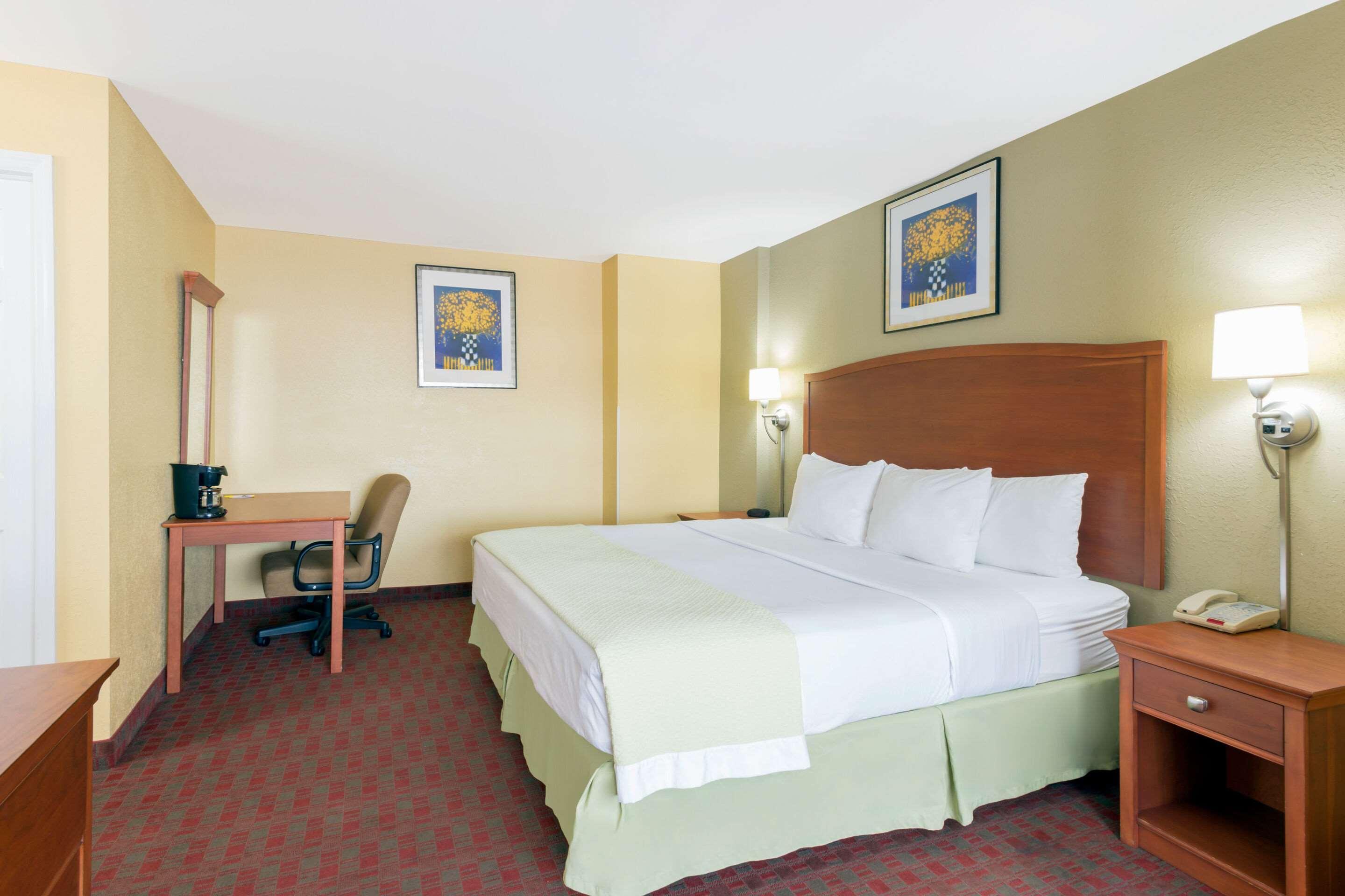 Quality Inn Poughkeepsie Exterior photo
