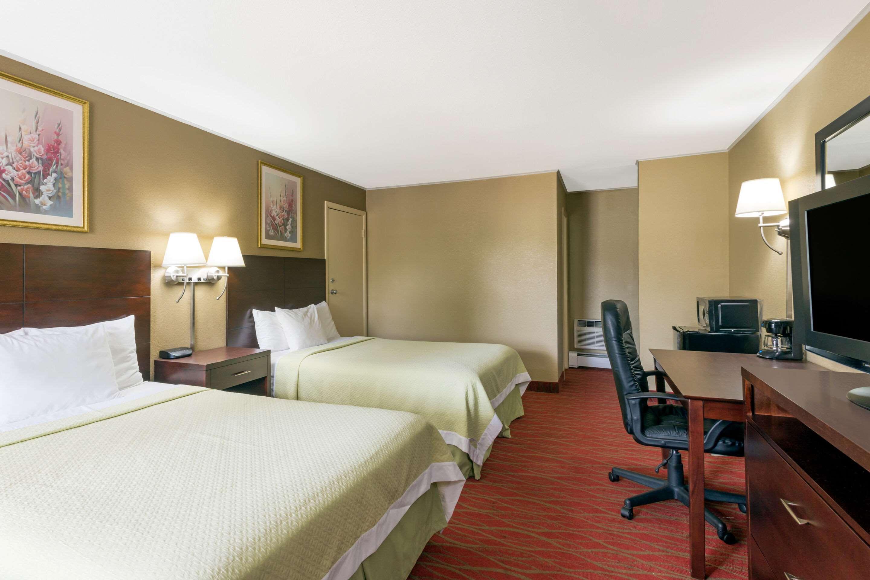 Quality Inn Poughkeepsie Exterior photo
