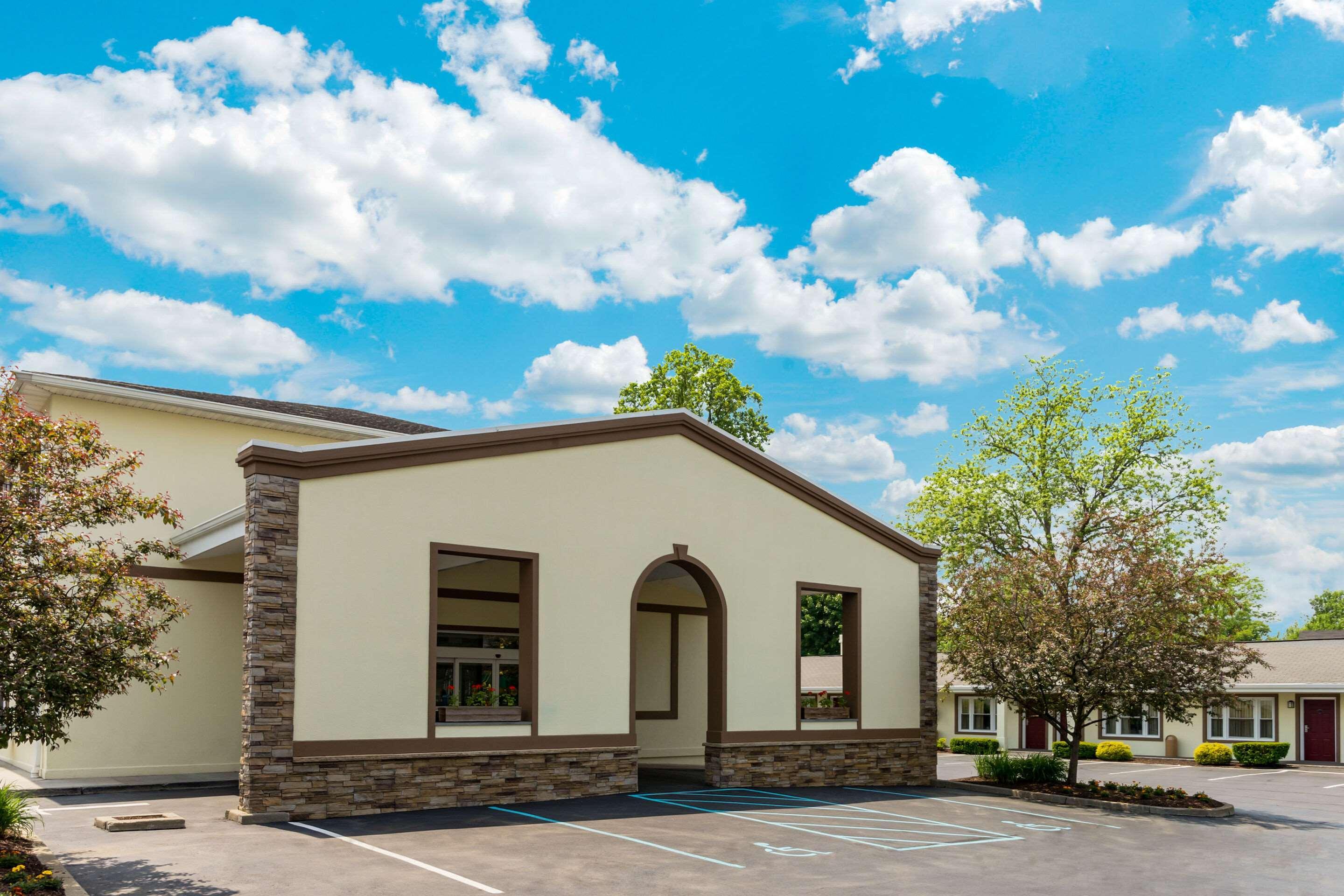 Quality Inn Poughkeepsie Exterior photo