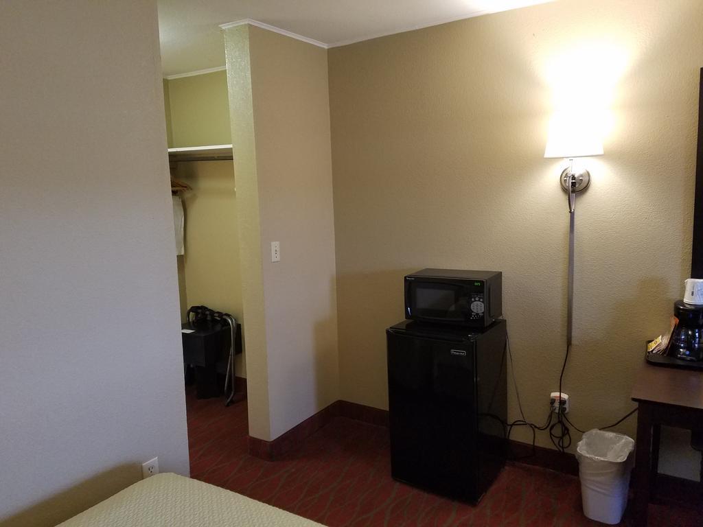 Quality Inn Poughkeepsie Exterior photo