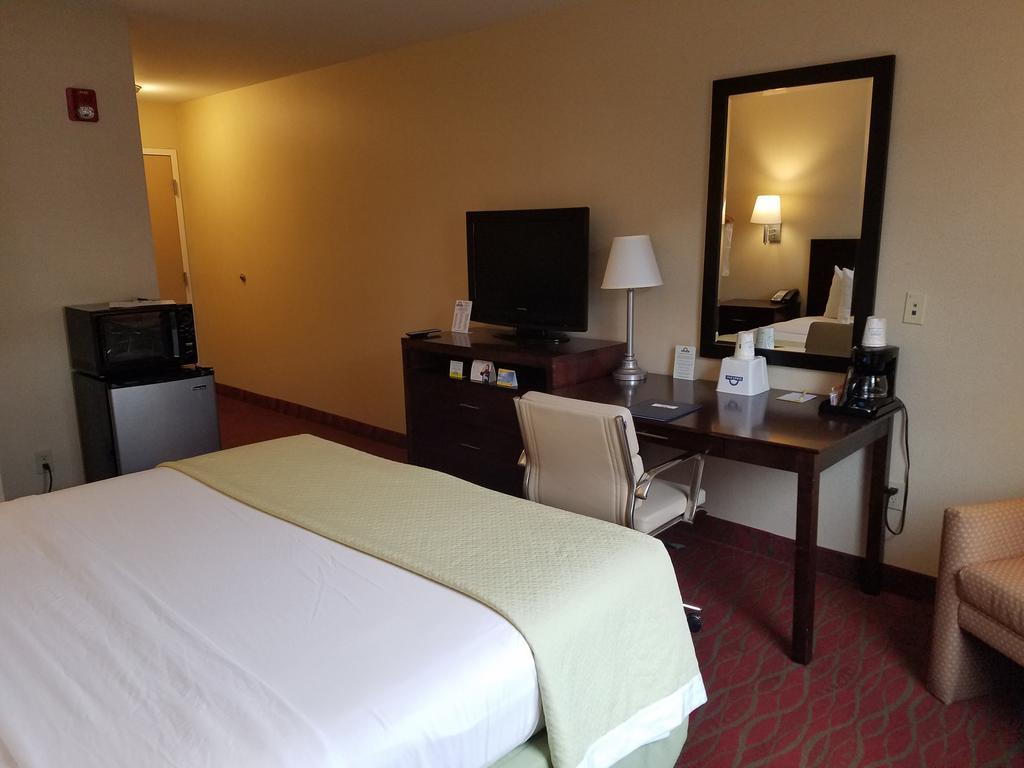 Quality Inn Poughkeepsie Exterior photo