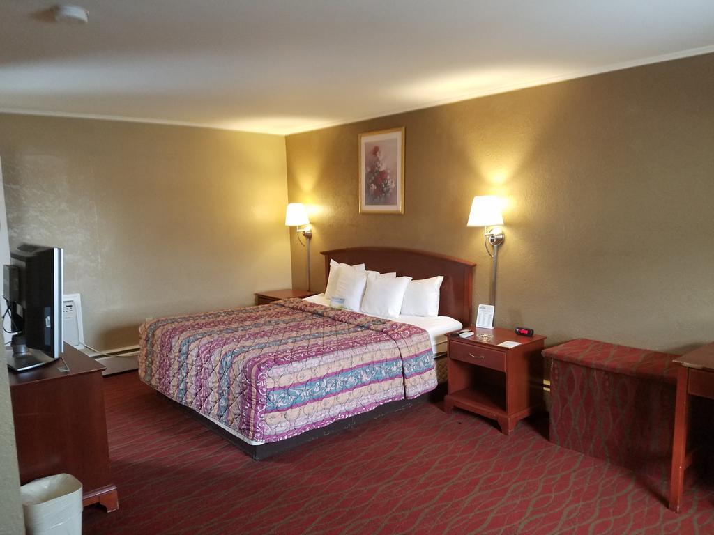 Quality Inn Poughkeepsie Exterior photo