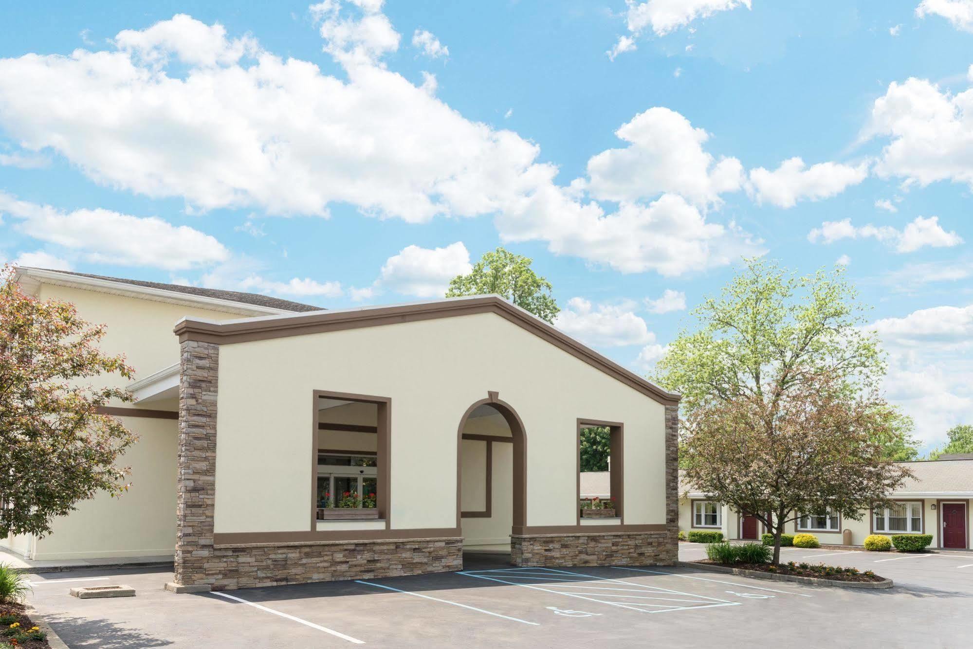 Quality Inn Poughkeepsie Exterior photo
